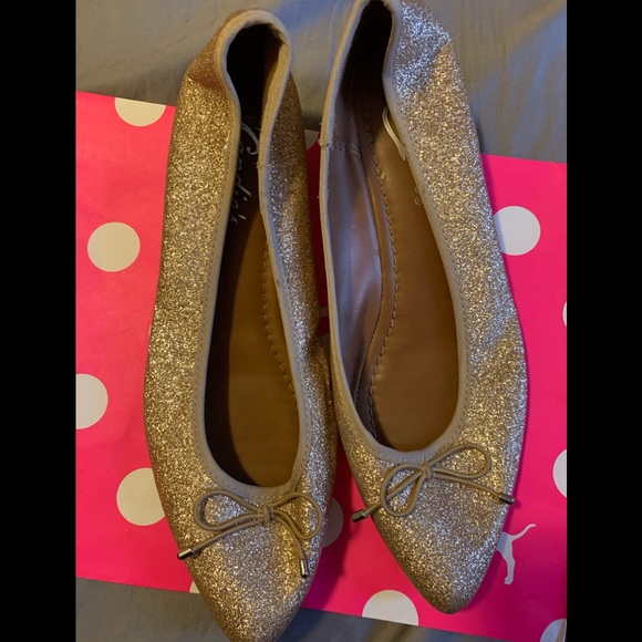 Shoes - Picture 1 of 1